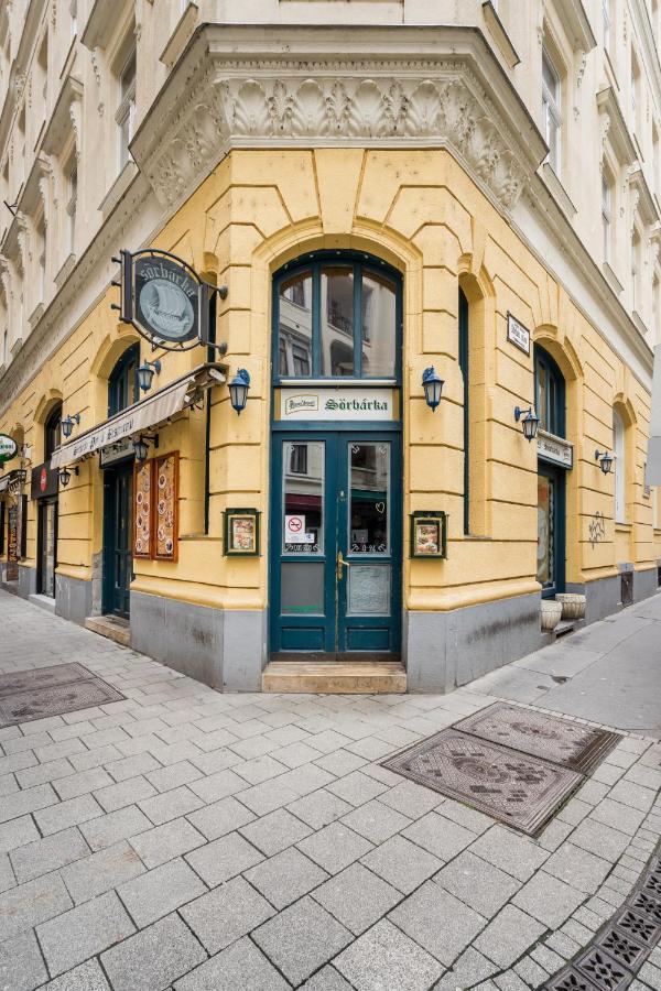 Pyvo Street Home With Balcony By Nw Boedapest Buitenkant foto